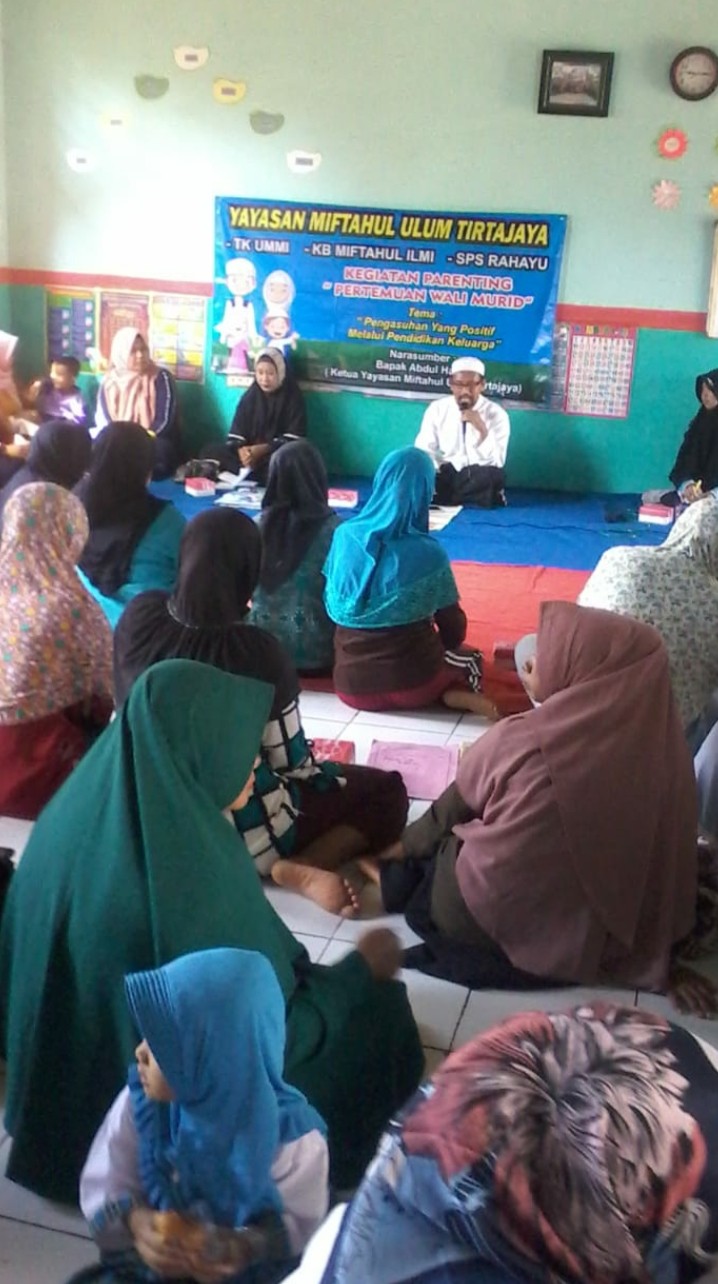 SOSIALISASI PARENTING