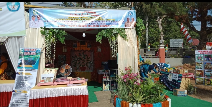 Foto Stand pameran UPTD SDN 1 Tirtajaya