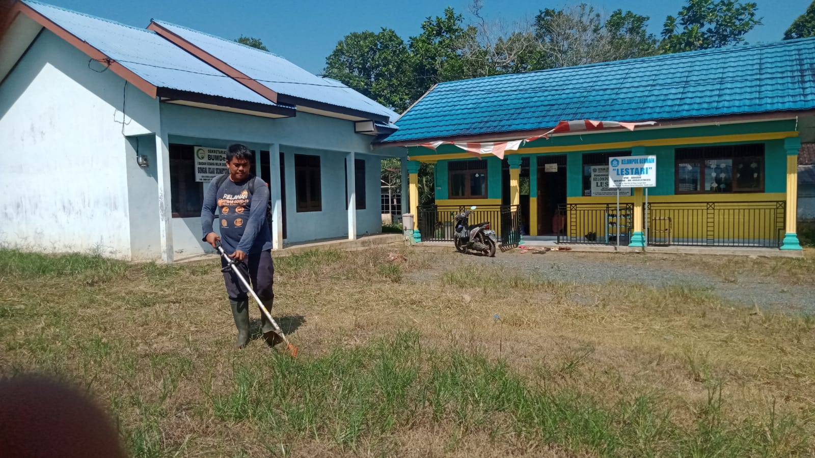 Pembersihan Halaman Paud